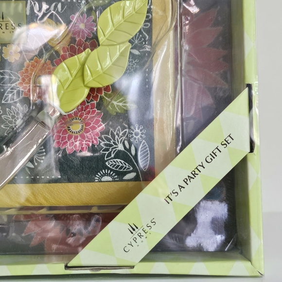 Cypress™ Home Colorful Party Gift Decoration "It's A Party Gift Set" - Picture 3 of 13